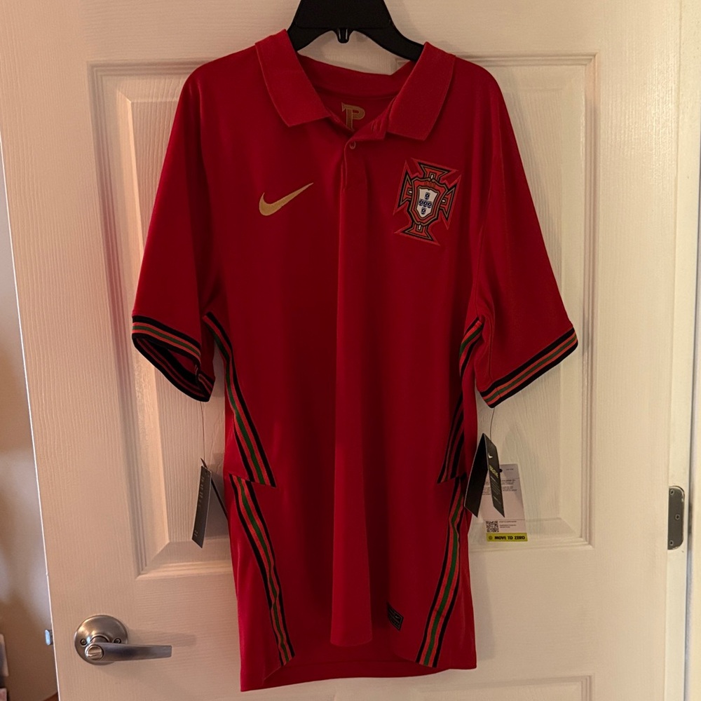 Nike Portugal polo men’s medium